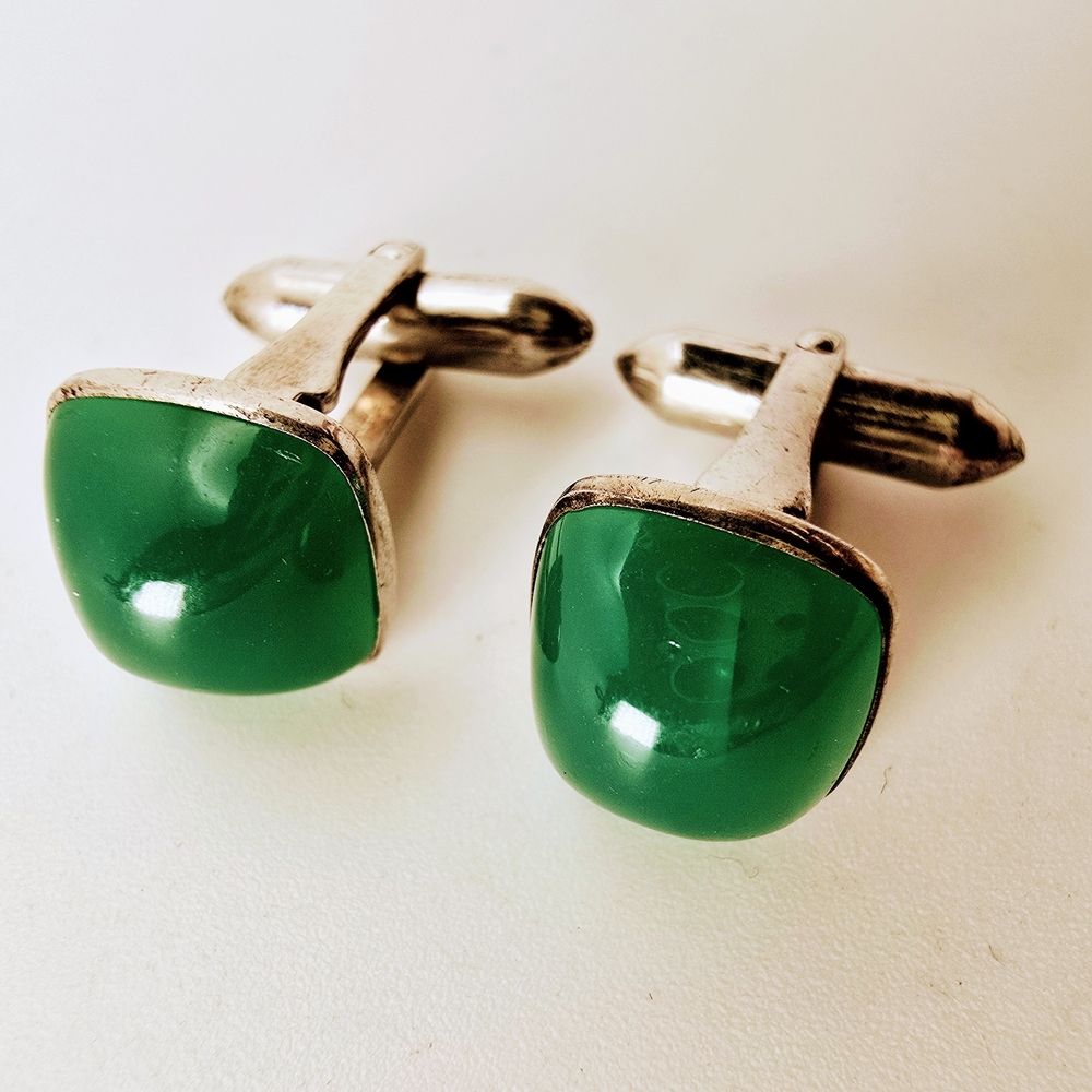 Elegant Green Cufflinks